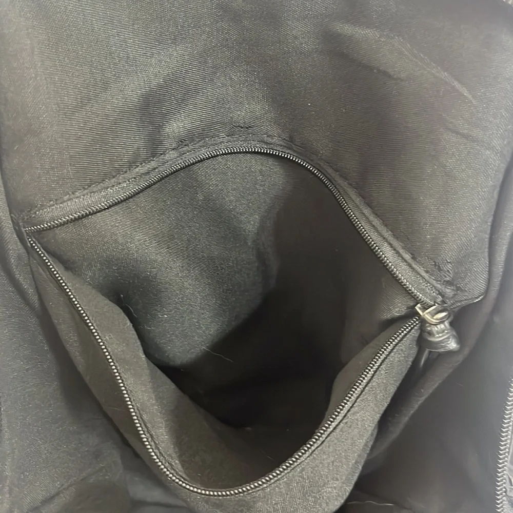 Botkier bond black tote bag zipper top vinyl outer - Picture 9 of 13